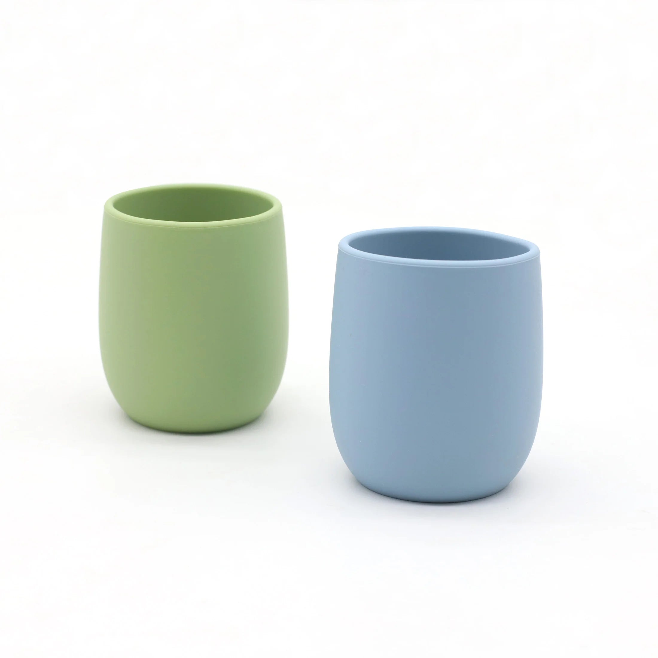 easy grip toddler water cup made from food grade silicone material