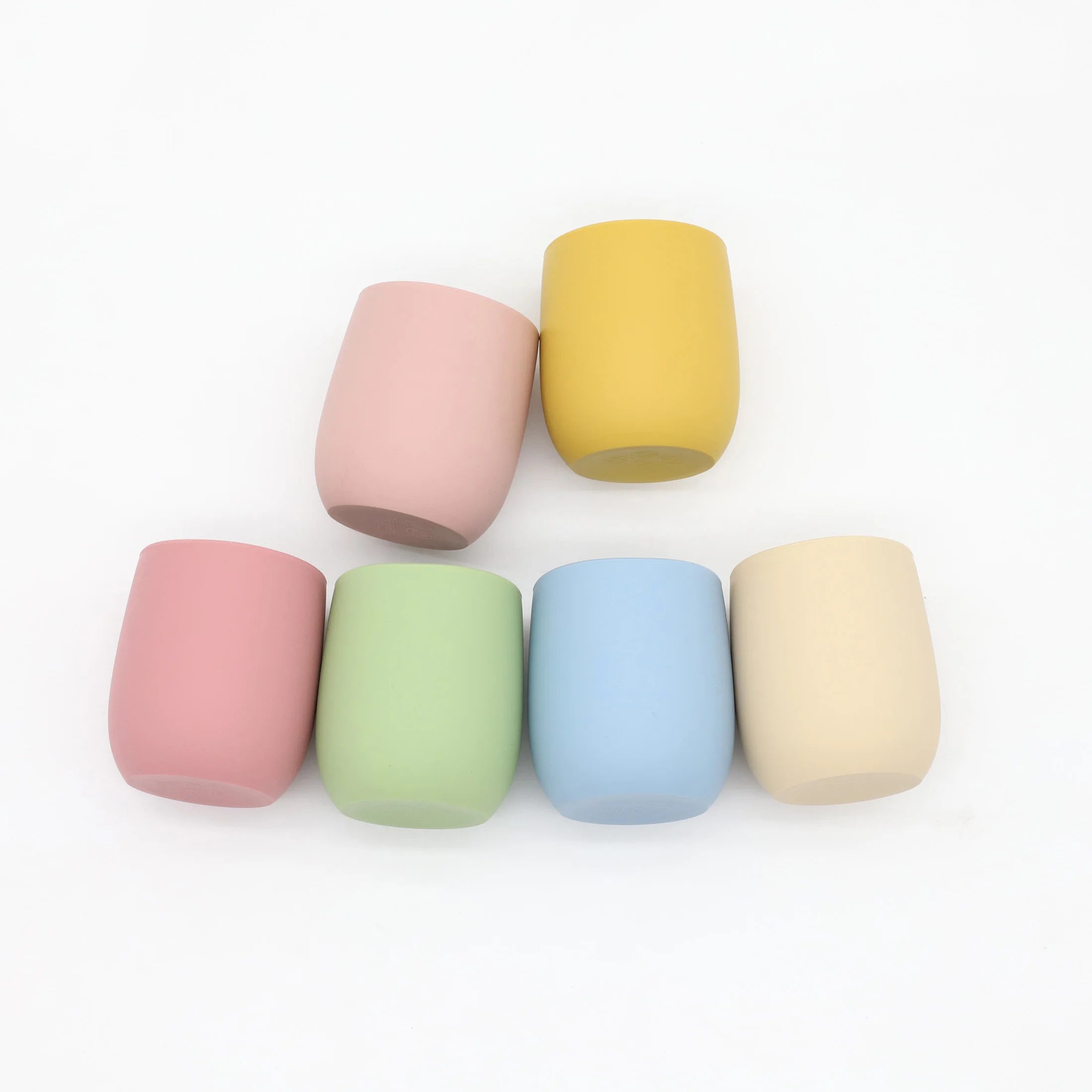 portable silicone baby cup suitable for travel daycare and home feeding routines